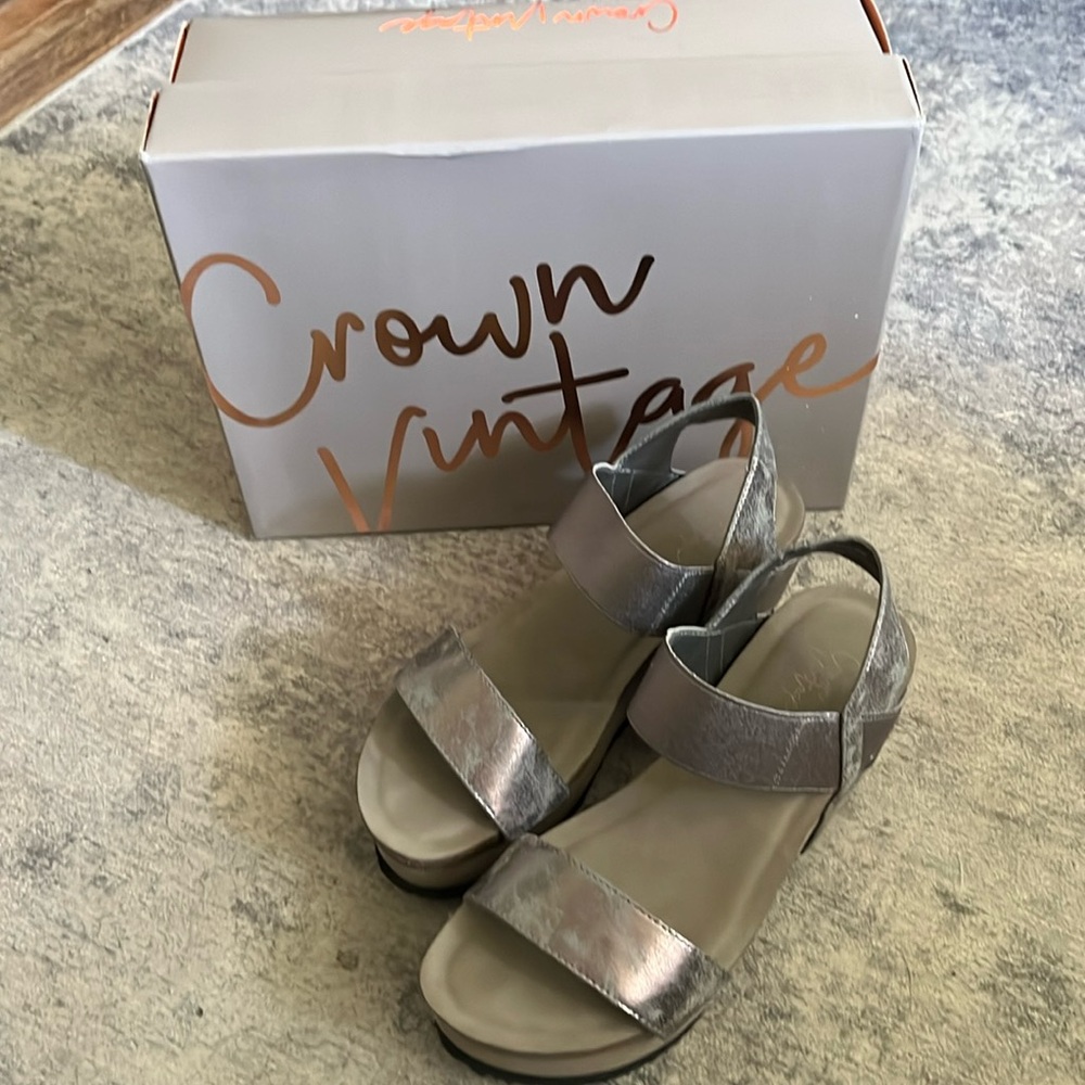 Crown Vintage Metallic Wedges